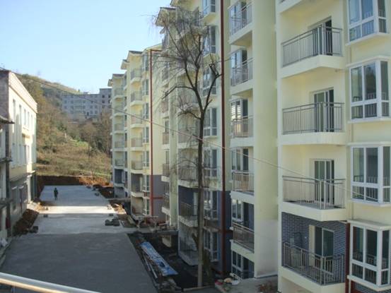 24111953j7dt.jpg