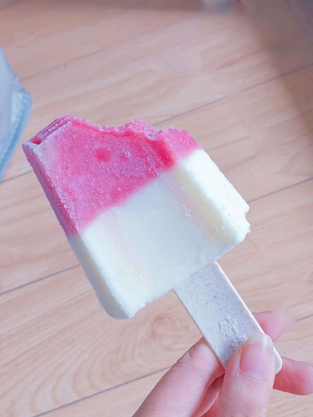 雪糕热化了,雪糕化了_大山谷图库