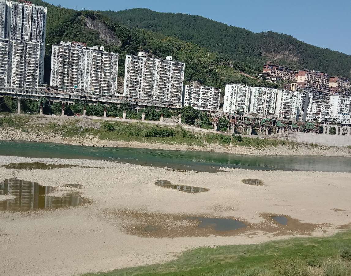 091453q9ru9j09j2920q0l.jpeg