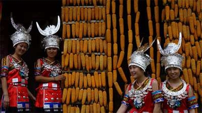 土家阿妹丰收年2.jpg