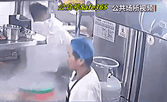 101400f09q3m5amza99zm8.gif