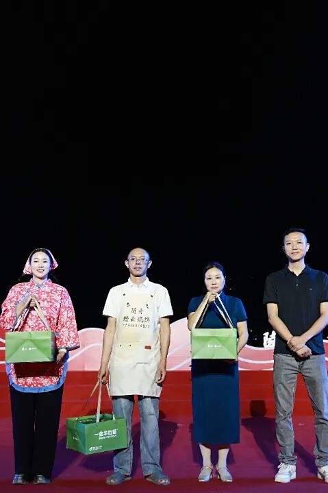 151208az4967mndm28wcc7.jpeg